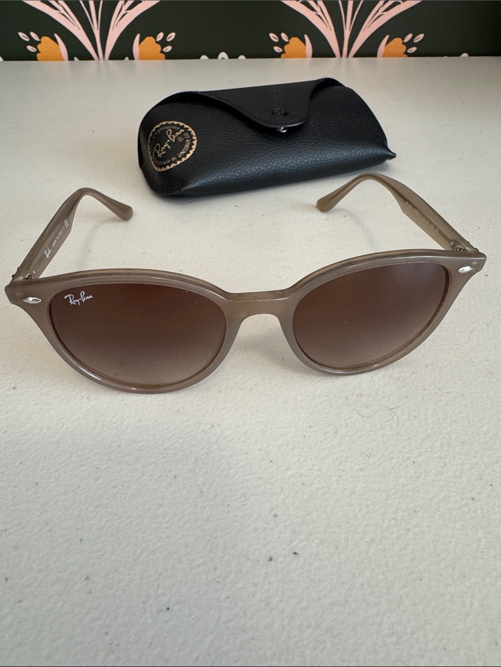 Ray-Ban Women's Taupe Round Sunglasses with Brown Gradient Lenses - Picture 3 of 13